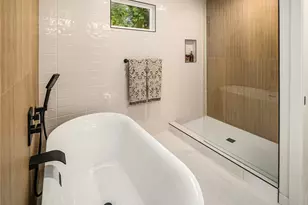10045 38th Ave NE, Seattle, WA 98125 - Photo 22
