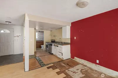 6107 Kenwood Drive, Everett, WA 98203 - Photo 4