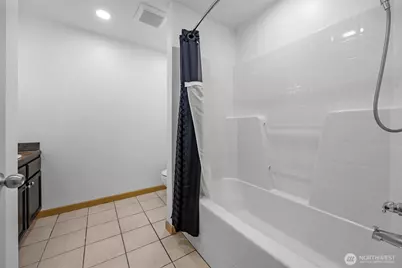 7220 Rainier Drive #101, Everett, WA 98203 - Photo 18