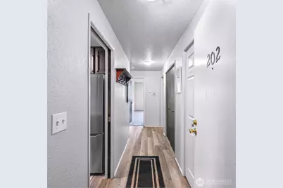 12035 32nd Avenue NE #202, Seattle, WA 98125 - Photo 2