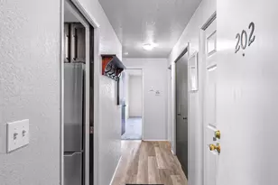 12035 32nd Ave NE, Seattle, WA 98125 - Photo 2