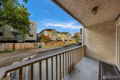 12035 32nd Avenue NE #202, Seattle, WA 98125 - Photo 24