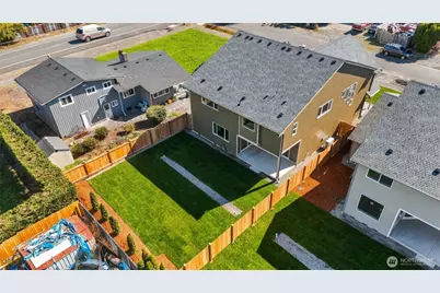 1013 126th Street Ct E, Tacoma, WA 98445 - Photo 2
