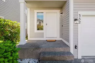352 NE Miramar Cir, Bremerton, WA 98311 - Photo 2