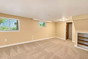5753 40th Ave NE, Seattle, WA 98105 - Photo 4