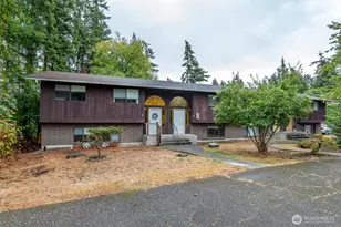 660 SW Harrier Cir, Oak Harbor, WA 98277 - Photo 1