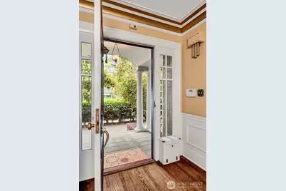1518 4th Avenue N, Seattle, WA 98109 - Photo 18