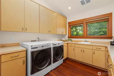 2223 39th Avenue E, Seattle, WA 98112 - Photo 36