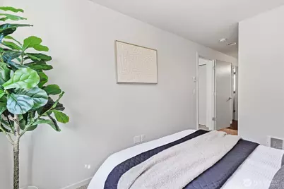 2421 Wickstrom Place SW, Seattle, WA 98116 - Photo 16