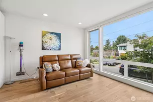 3709 S Dakota St, Seattle, WA 98118 - Photo 6