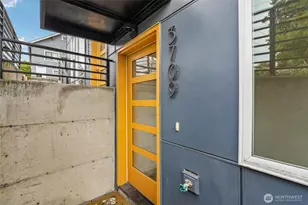 3709 S Dakota St, Seattle, WA 98118 - Photo 2