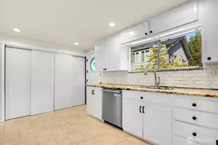 9515 Linden Ave N, Seattle, WA 98103 - Photo 10
