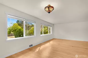 9515 Linden Ave N, Seattle, WA 98103 - Photo 14