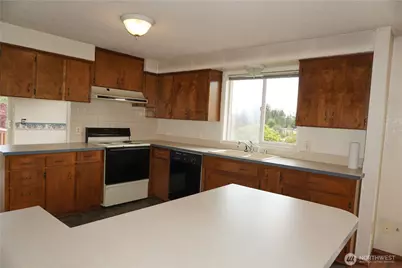 711 Christman Place, Port Angeles, WA 98362 - Photo 6