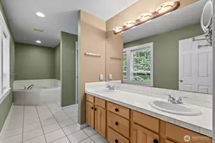 10220 NE Yaquina Ave, Bainbridge Island, WA 98110 - Photo 32