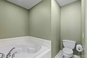 10220 NE Yaquina Ave, Bainbridge Island, WA 98110 - Photo 34