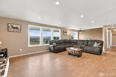 8 N 12th Street, Selah, WA 98942 - Photo 8
