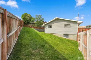 8 N 12th St, Selah, WA 98942 - Photo 30