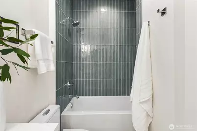 2328 Franklin Avenue E #G, Seattle, WA 98102 - Photo 14