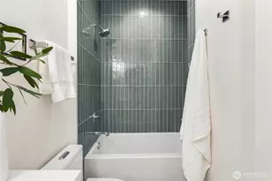 2328 Franklin Ave E, Seattle, WA 98102 - Photo 14