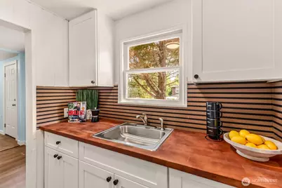 17024 8th Avenue NE, Shoreline, WA 98155 - Photo 8