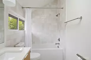 514 NE 102nd St, Seattle, WA 98125 - Photo 16