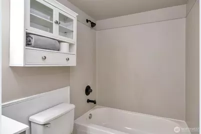 530 Melrose Avenue E #601, Seattle, WA 98102 - Photo 16