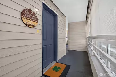 2125 California Avenue SW #302, Seattle, WA 98116 - Photo 2