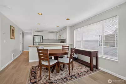 2125 California Avenue SW #302, Seattle, WA 98116 - Photo 10