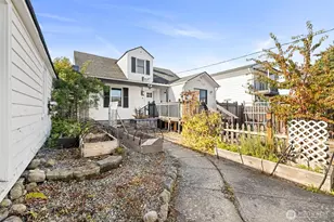 1227 E 4th St, Port Angeles, WA 98362 - Photo 32