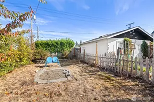 1227 E 4th St, Port Angeles, WA 98362 - Photo 28