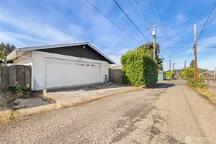 1227 E 4th St, Port Angeles, WA 98362 - Photo 34