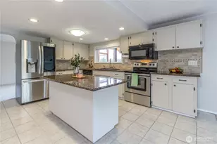 7910 224th St E, Graham, WA 98338 - Photo 8