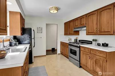 1714 NE Brockman Place, Seattle, WA 98125 - Photo 8
