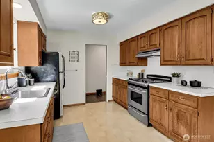 1714 NE Brockman Pl, Seattle, WA 98125 - Photo 8