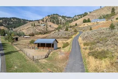 9375 N Fork Road, Cashmere, WA 98815 - Photo 2