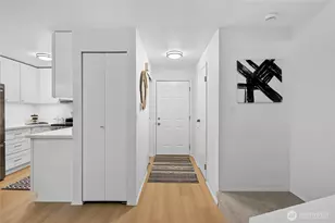 9738 Ashworth Ave N, Seattle, WA 98103 - Photo 12