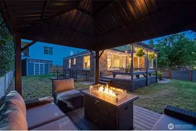 10735 Densmore Avenue N, Seattle, WA 98133 - Photo 30