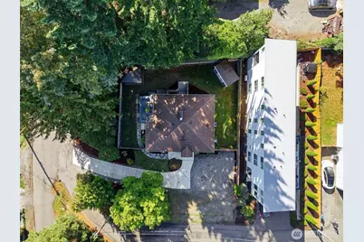 10735 Densmore Avenue N, Seattle, WA 98133 - Photo 36