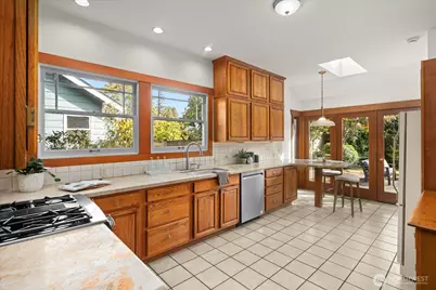 3222 41st Avenue SW, Seattle, WA 98116 - Photo 8