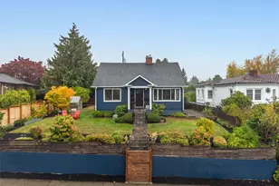 12242 Palatine Ave N, Seattle, WA 98133 - Photo 2