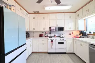 723 5th Ave NW, Puyallup, WA 98371 - Photo 6