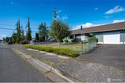 3215 21st Street #A, Everett, WA 98201 - Photo 2