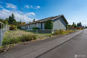 3215 21st St, Everett, WA 98201 - Photo 38