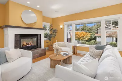 9536 NE North Town Loop, Bainbridge Island, WA 98110 - Photo 10