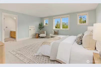 9536 NE North Town Loop, Bainbridge Island, WA 98110 - Photo 24