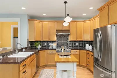 9536 NE North Town Loop, Bainbridge Island, WA 98110 - Photo 16