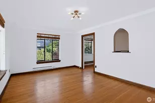 3121 Franklin Ave E, Seattle, WA 98102 - Photo 2