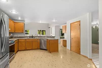 8319 1st Place SE, Lake Stevens, WA 98258 - Photo 10