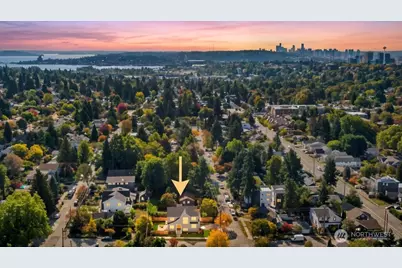 6858 26th Avenue NE, Seattle, WA 98115 - Photo 2